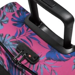 Eastpak TRANVERZ S Reiskoffer, Handbagage (51 X 32.5 X 23 Cm) - Brize Monstera Pink 11 Eastpak TRANVERZ S Reiskoffer, Handbagage (51 X 32.5 X 23 Cm) - Brize Monstera Pink -Eastpak 1200x1200 47