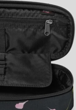 Eastpak Carnation/Authentic - Toilettas - Carnation Black -Eastpak 4e734ebaef6d4831b77456b92d9764ce