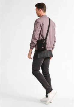 Eastpak Rusher- Schoudertas - Black